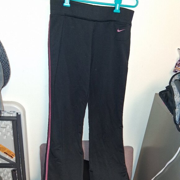 Nike Athletic Yoga SweatPants Womens RN #56323 CA#05553 BLACK Medium Dri Fit Dry - Picture 1 of 4
